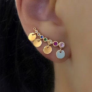 Ear cuff colors com pingentes de plaquinhas sem tarracha e banho de ouro 18k